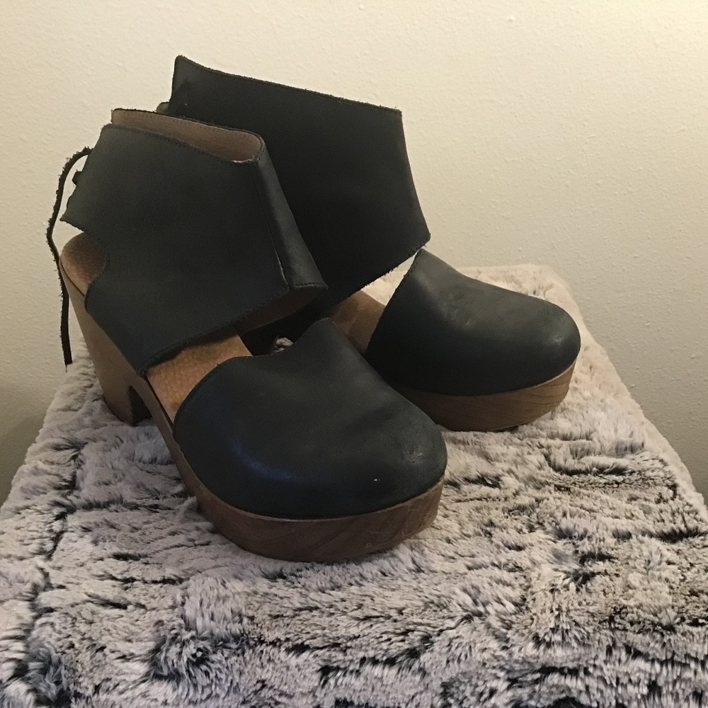 Free People Clogs